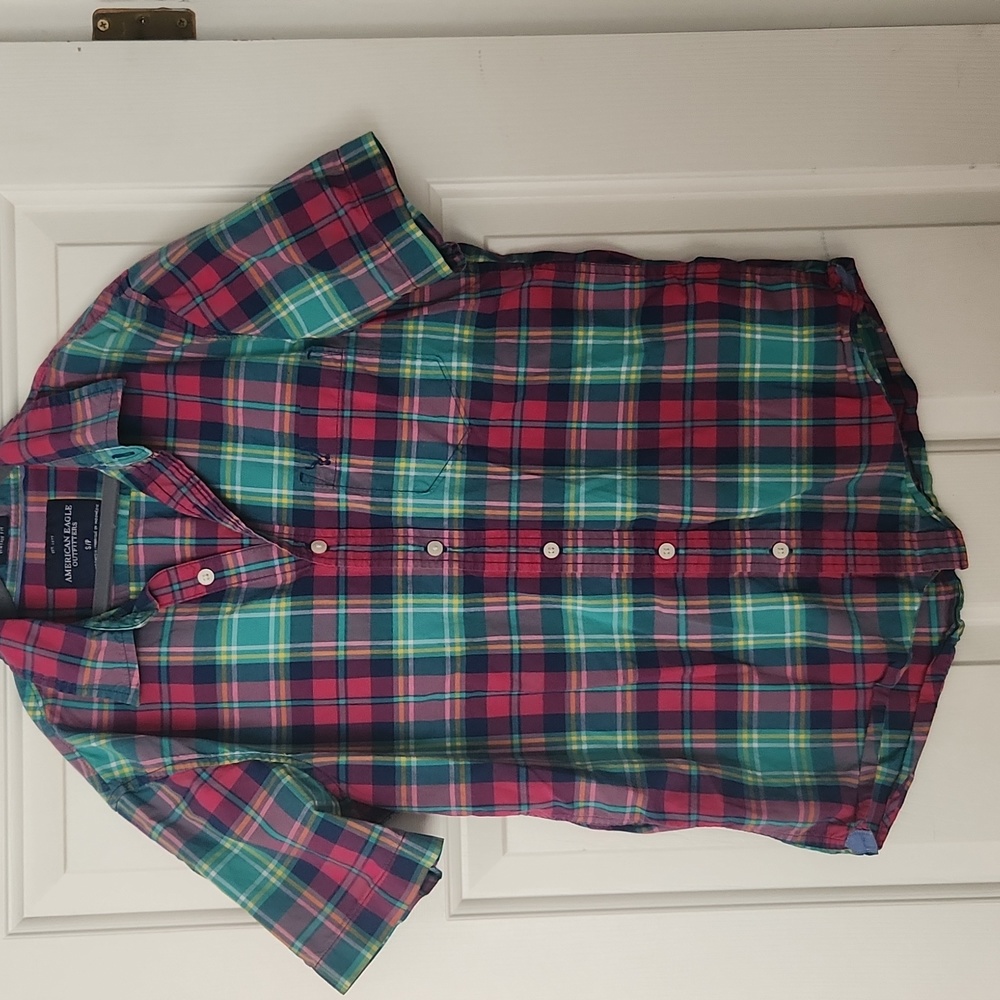 American Eagle size small button down shirt
